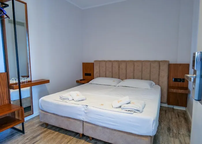 Semajo Hotel 3*