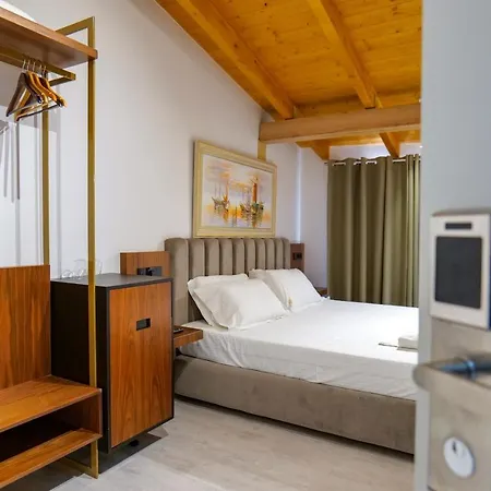 Semajo Hotel 3*